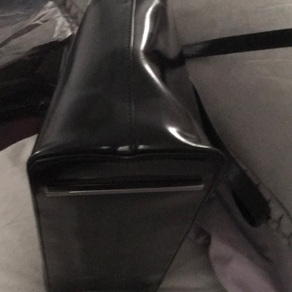 Vintage Gucci Black Patent Leather Bag - Picture 6 of 10